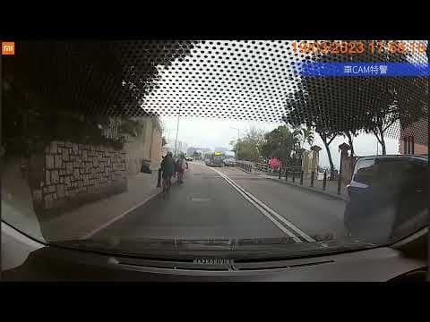 車CAM直擊 - (浪費數據系列)  域多利道單車慢遊，迴旋處逆線行駛，揚手叫人過但係又片出黎，寧可拉龍算了