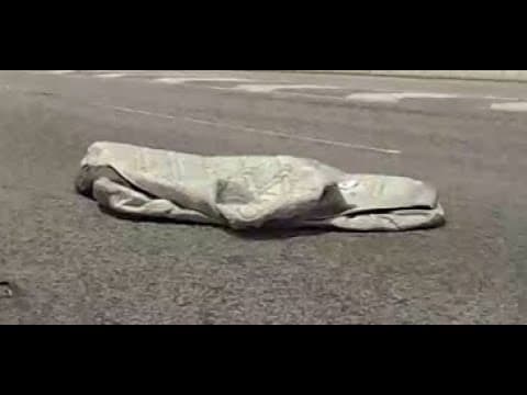 香港車cam - 馬路越來越多大件垃圾，後果可大可小