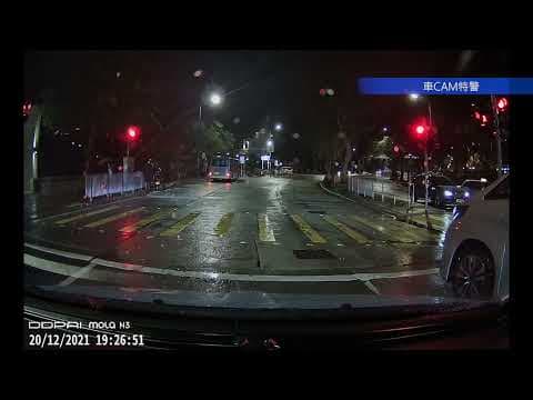 車CAM直擊 - 壽臣山村對出交叉路口，七人車的士相撞意外經過
