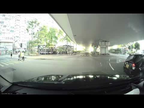 車CAM直擊 - 石塘咀私家車衝燈 成車客差啲就T骨