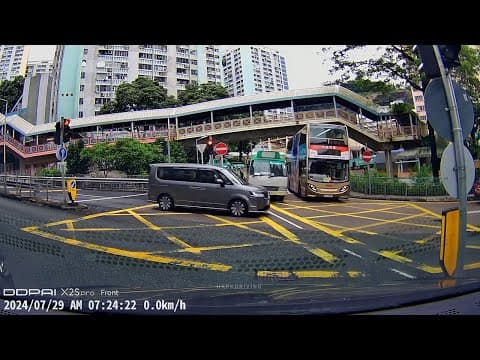 車CAM直擊 - 彩雲舊清落斜 私家車衝燈 險造成嚴重意外