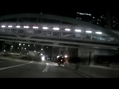 車CAM直擊 - 夏愨道 的士撞壆自炒翻側 #小心駕駛