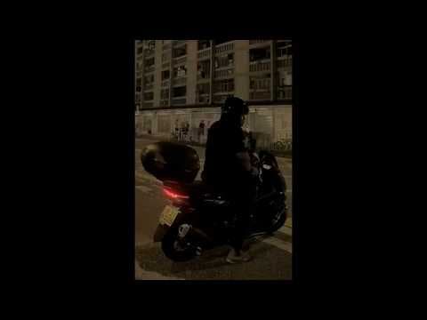 車CAM直擊 - 孝子👍停線唔跟箭咀行 仲要逆線衝上前鬧人