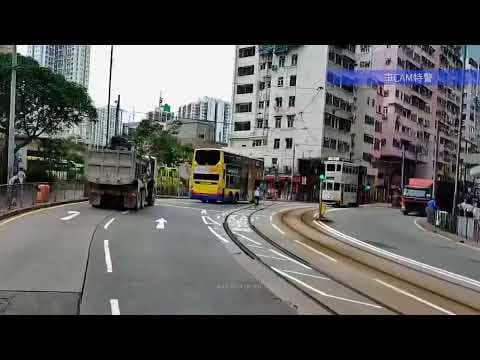 車CAM直擊 - 西灣河 女子路中心踩單車失平衡 險出意外