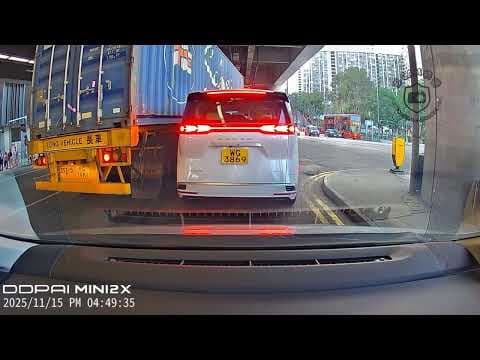 車CAM直擊 - 判官們，邊個贏？ 朗屏站兩￼車相撞 ￼