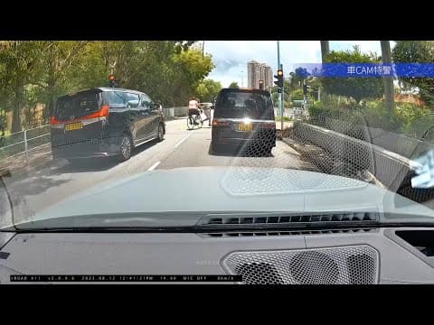 車CAM直擊 - 黃金海岸 單車衝燈撞過路人