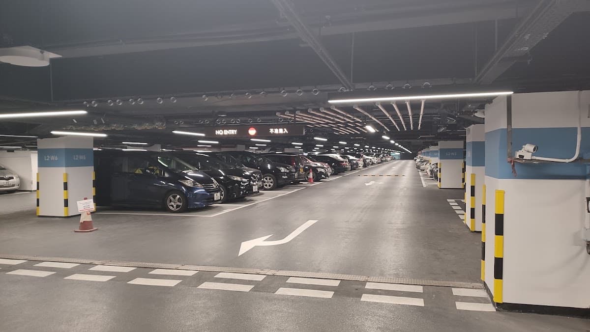 好運中心 Lucky Plaza 停車場 實景照片 4