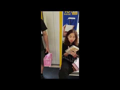 直擊 - 正義阿叔舉報地鐵乘客食電子煙
