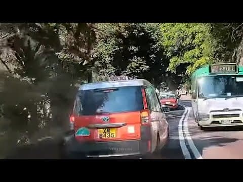 車CAM直擊 - 山頂道呢舊石到底值幾錢？ 的士佬咁都可以撞，真係發瘟 😂