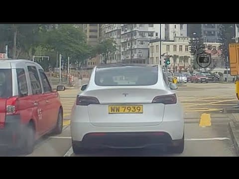 車CAM直擊 - 漆咸道南 的士與Tesla相撞 Hit and Run