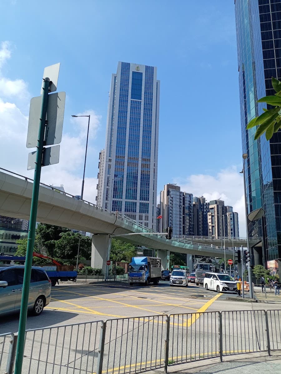 嘉華國際中心 K. Wah Centre 停車場 實景照片 2