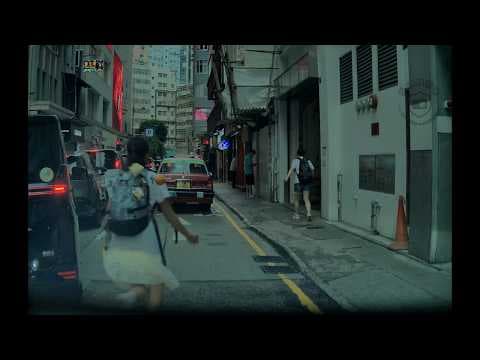 車CAM直擊 - 差啲俾呢件學生害死 望完電話直接攝人地車頭角位亂跑過馬路