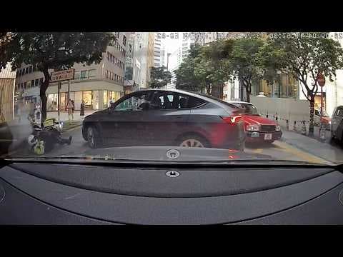 車CAM直擊 - 利園Tesla撞跌交通警 事發一刻