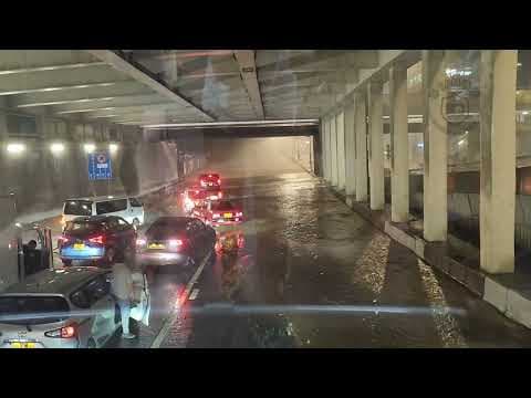 車CAM直擊 - 5/8 黑雨水浸 荃灣青山公路 大量車輛滯留