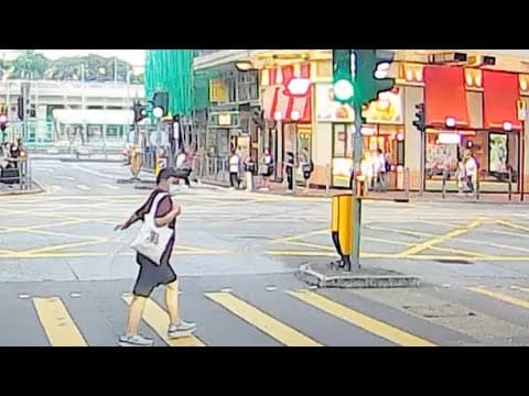 車CAM直擊 - 7頭完全漠視行人過路燈紅公仔，反而完全遵從馬路黃燈，轉綠燈就即刻衝出嚟