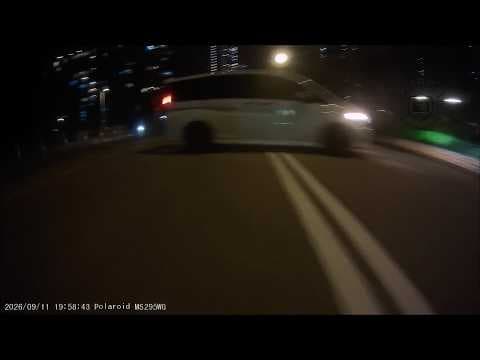 車CAM直擊 - 至善街七人車雙白掉頭 險連累電單車