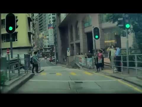車CAM直擊 - 阿嬸望錯邊兼衝紅燈行出馬路 想害死人咩