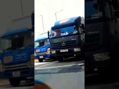 變形金剛之貨櫃車內戰！ #車cam #香港 #hk #gta #交通意外 #車cam直擊 #極速 #頭文字d #交通警 #香港車cam #shorts￼￼