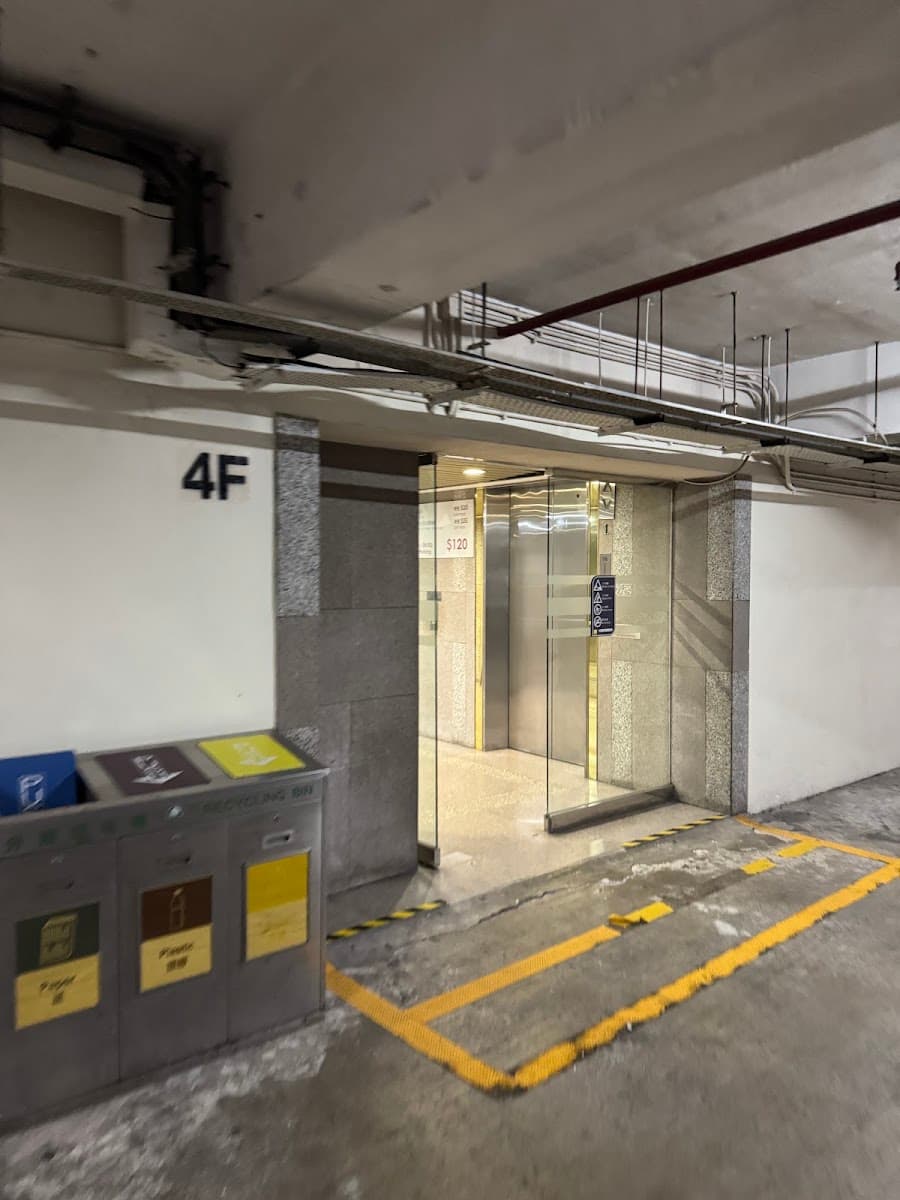 怡和街68號 (富豪香港酒店) 停車場 實景照片 5