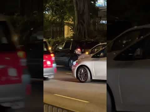 6月22晚即時！牛頭角道往香港東方向 三車連撞！司機香港腳發作？ #車cam #香港 #hk #gta #交通意外 #￼香港腳 #shorts