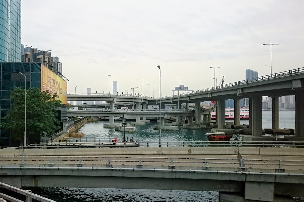 嘉華國際中心 K. Wah Centre 停車場 實景照片 4