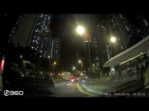 車CAM直擊 - 訓醒未阿？唔跟線行閘車仲要衝埋燈