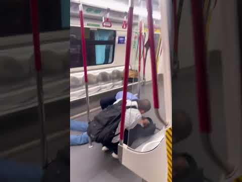 全力救人的港鐵職員！說好香港故事！ #車cam #hk #香港 #gta #地鐵 #港鐵 #shorts