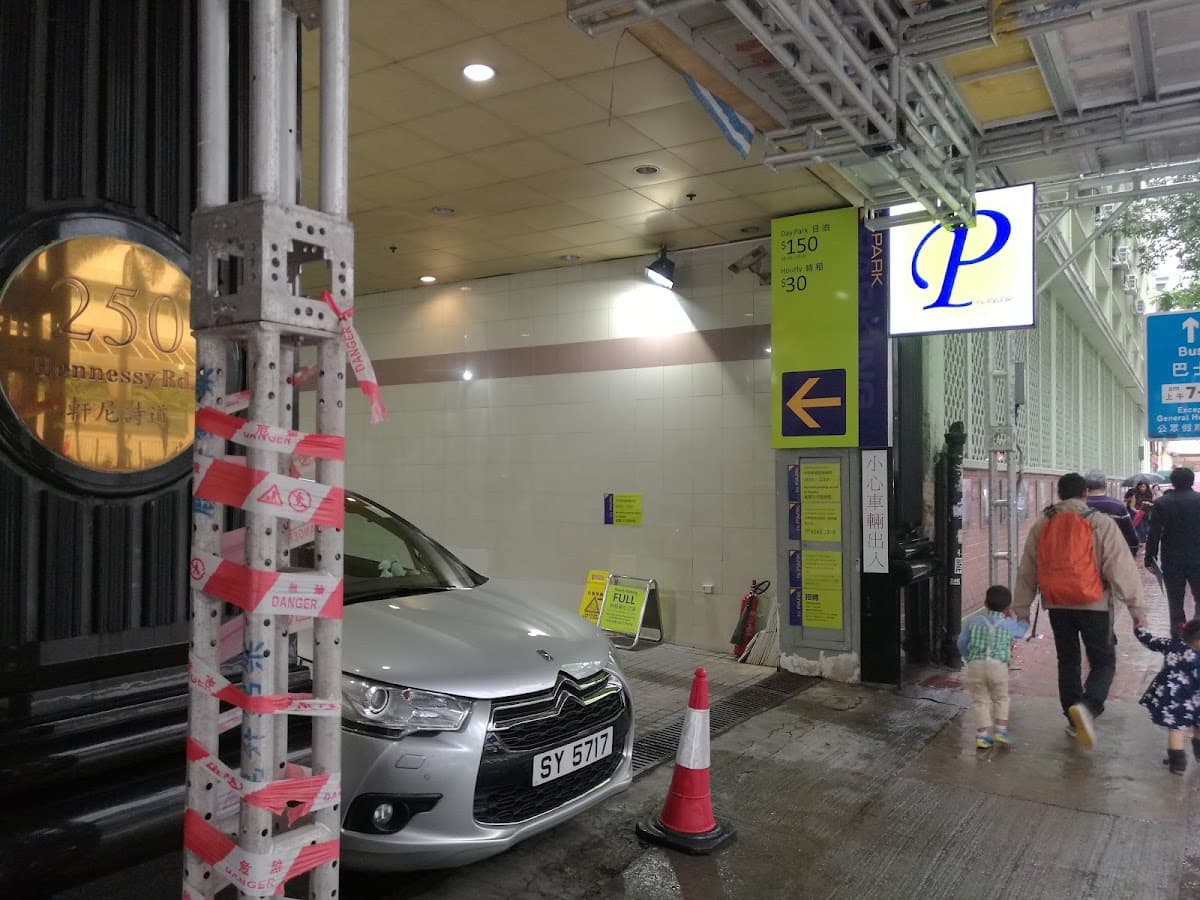 卓能廣場停車場 實景照片 1