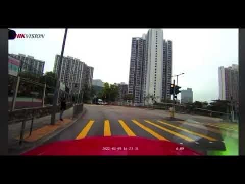 車CAM直擊 - 葵盛圍的士直衝撞欄事發經過