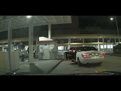 車CAM直擊 - 好人好事？乘客落車門都唔關走咗去 路過哥哥仔順手關上