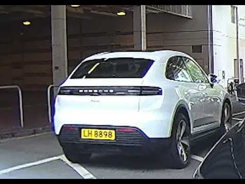 車CAM直擊 - 波子奧海城二期停車場出口慢慢睇定違例轉右！好威呀！