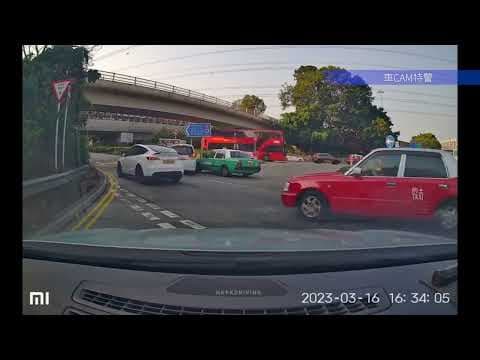 車CAM直擊 - 藍地迴旋處 私家車唔打燈硬Cut 的士收錢