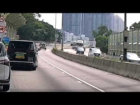 車CAM直擊 - 放生？即場派彩？大陸牌胡亂切線巧遇警車