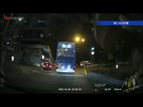 車CAM直擊 - CLS司機英皇道違例右轉健康西街，與的士相撞後逃去