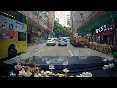 車CAM直擊 - 成部車係你旁邊仲夾硬轉右，唔識得停一停等下先？HCCL