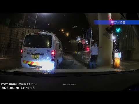 車CAM直擊 - 城巴指揮官，十字路口急停教你：地下個箭咀係向右匯合線