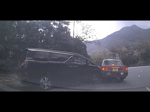 車CAM直擊 - 七人車直出撞DC  11/8/2024 東涌東交匯處 交通意外
