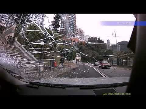 車CAM直擊 - 淺水灣道 路人紅燈突然衝出馬路被撞