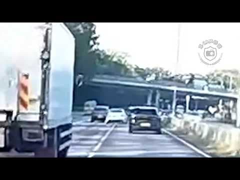 車CAM直擊 - 左穿右插因快得慢 仲要累到人