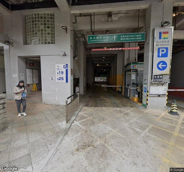 寶湖花園停車場