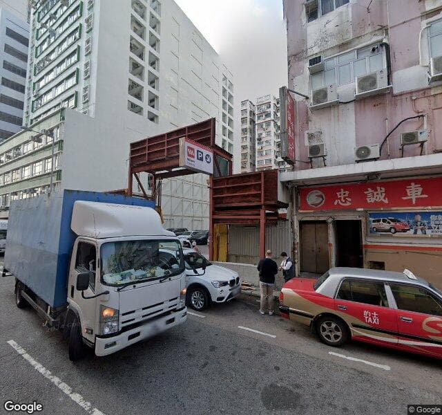旭日街露天停車場