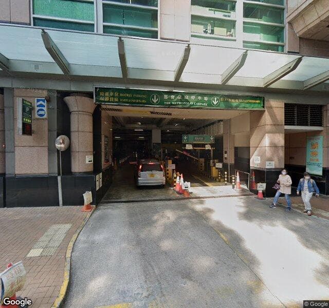 都會豪庭 (新都城中心三期) 停車場