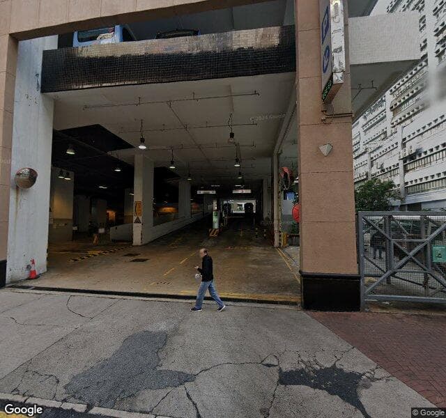 半島廣場停車場