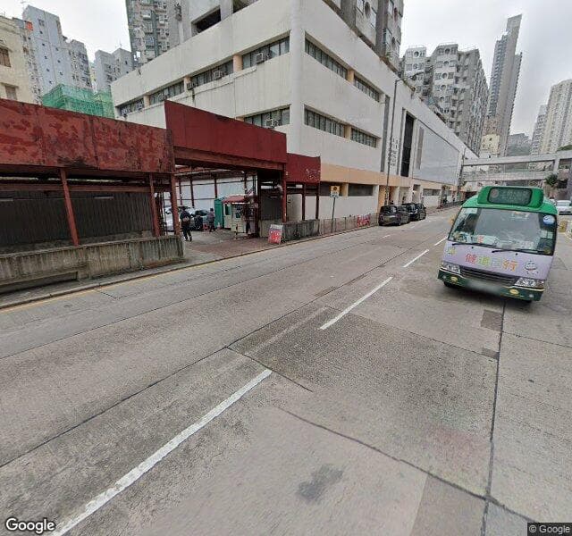 長沙灣永隆街露天停車場