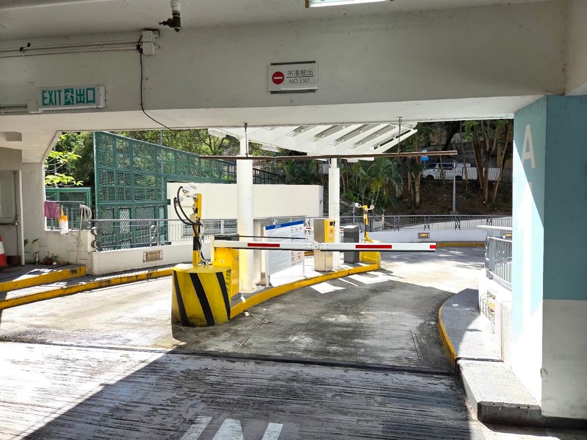 田灣商場停車場 實景照片 5