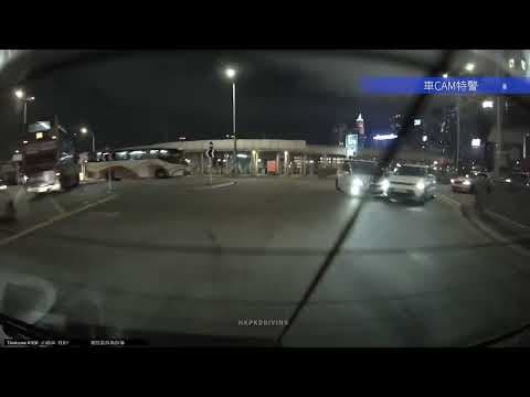 車CAM直擊 - 會展金紫荊迴旋處 兩車相撞