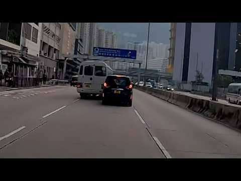 車CAM直擊 - Mikiki對出 16座小巴胡亂切線撞Freed