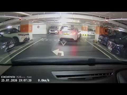 車CAM直擊 - 原來停車場違例右轉告唔入