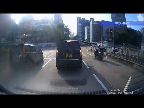 車CAM直擊 - 荔枝角道興華街交界 私家車與電單車相撞
