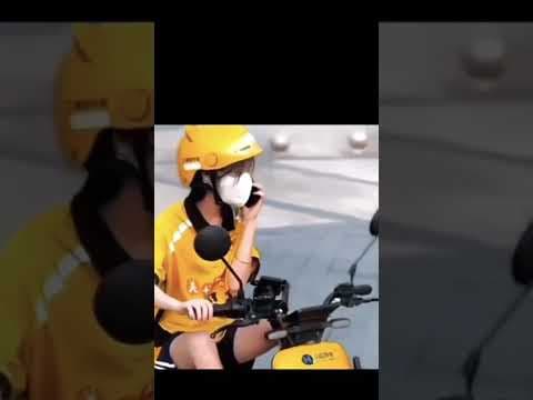 美團小姐姐熟練的手勢！ #車cam #hk #香港 #gta #交通意外 #極速 #車cam直擊 #頭文字d #交通警 #香港車cam #美團 #外賣美女 #shorts